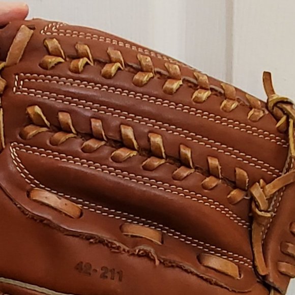 Spaulding Softball Glove, XL Pro Model 42-211 - Picture 3 of 7